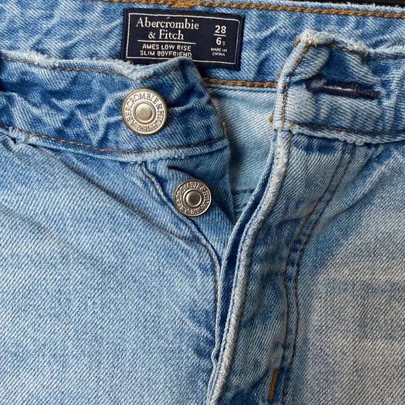 Abercrombie & Fitch Ames Low Rise Skim Boyfriend Jeans Size 6 - Picture 4 of 5